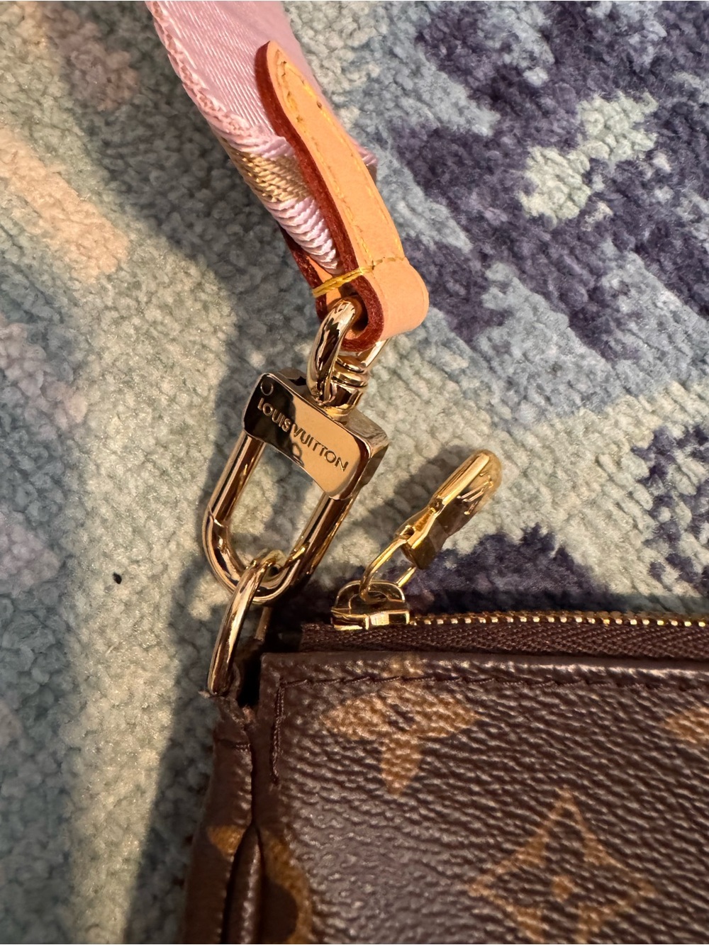 Louis Vuitton Brown Monogram Crossbody with Pink Branded Strap - Picture 4 of 9